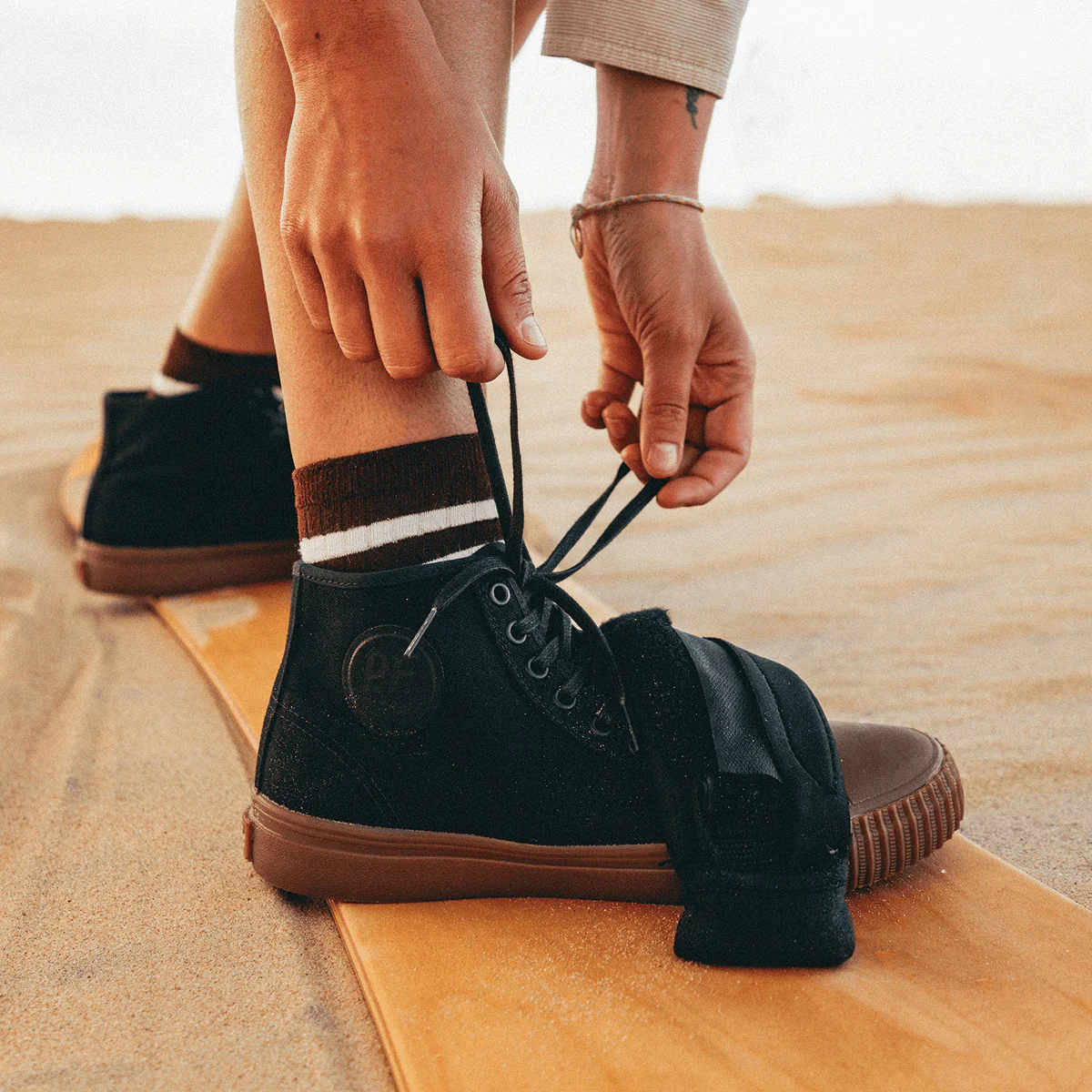 Center High-Top Black/Gum - Image 11