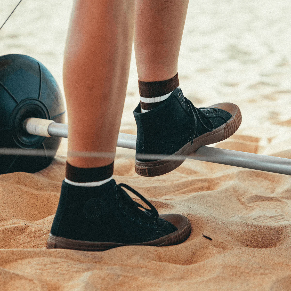Center High-Top Black/Gum - Image 3