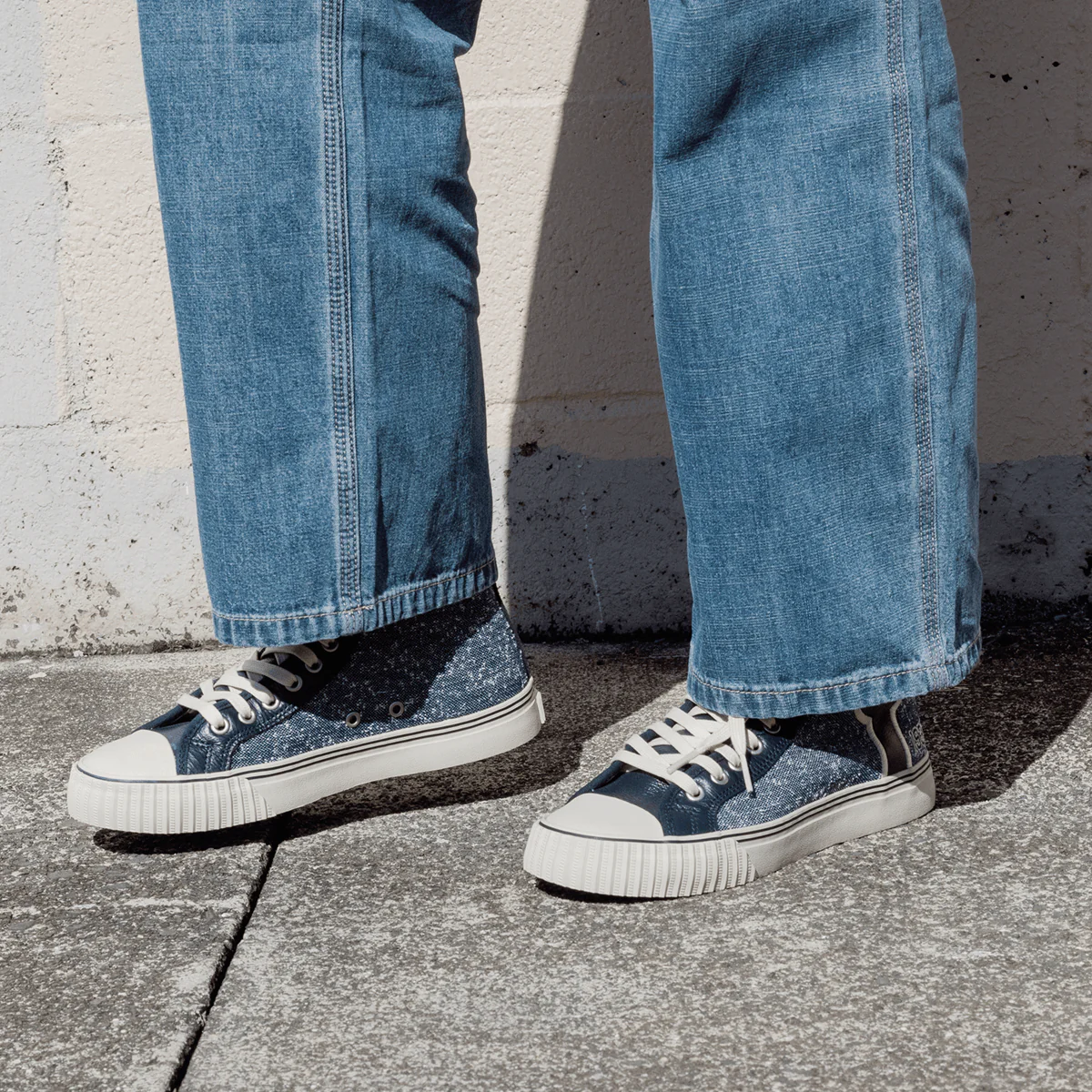 Center High-Top Navy/Gray - Image 15
