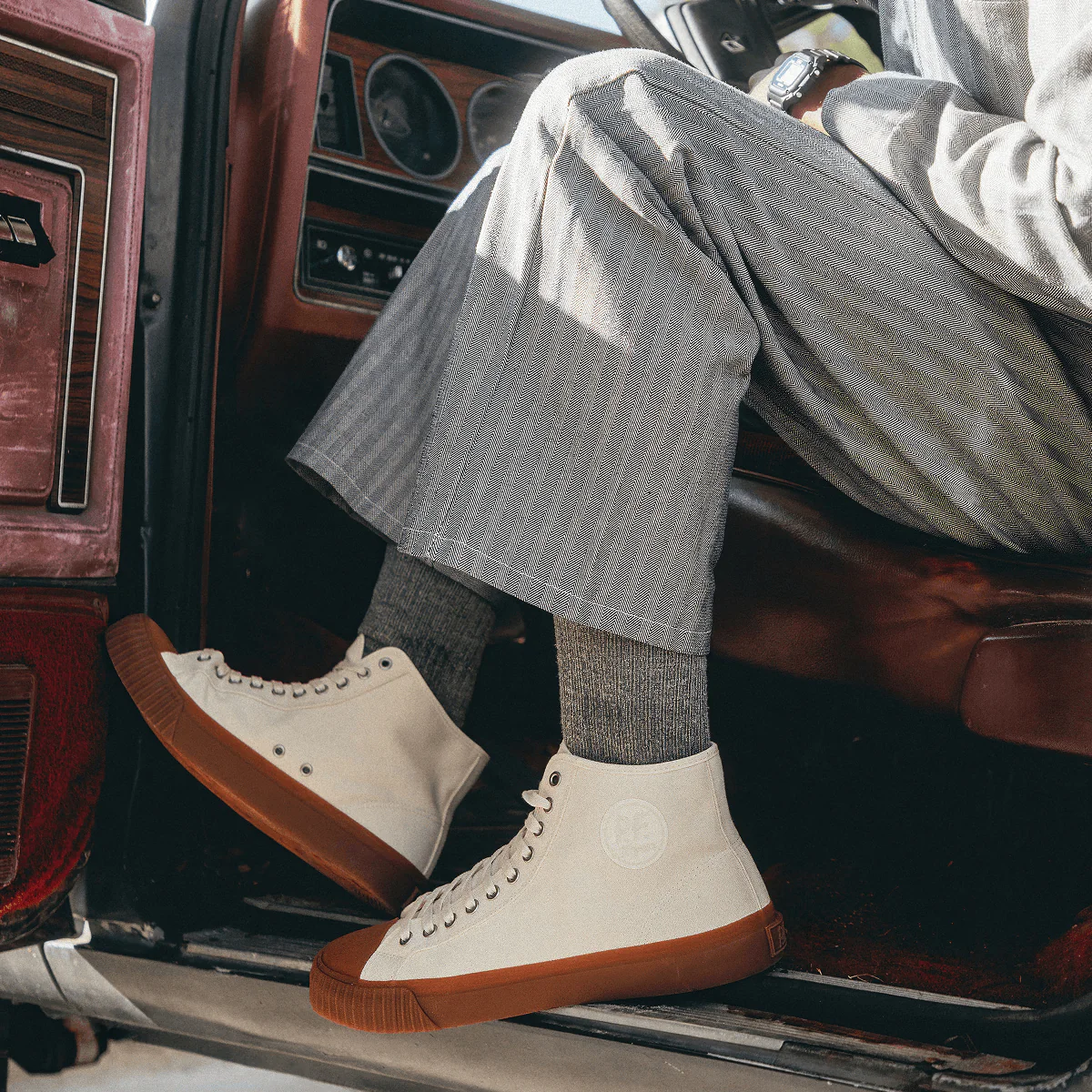 Center High-Top Off-White/Gum - Image 4