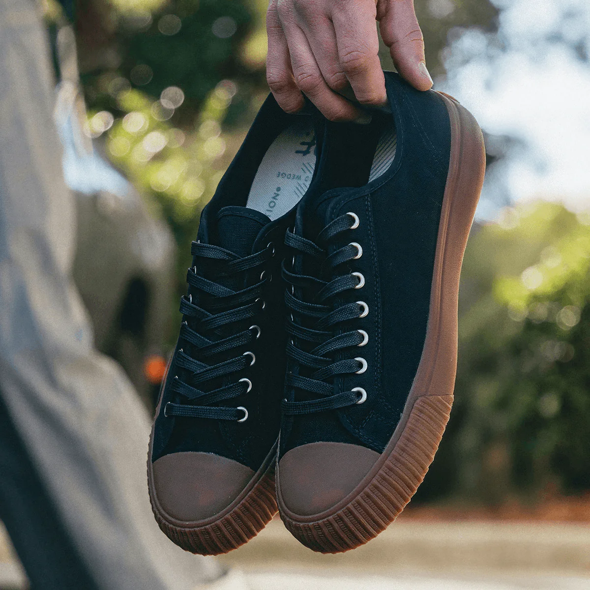 Center Low-Top Black/Gum - Image 4