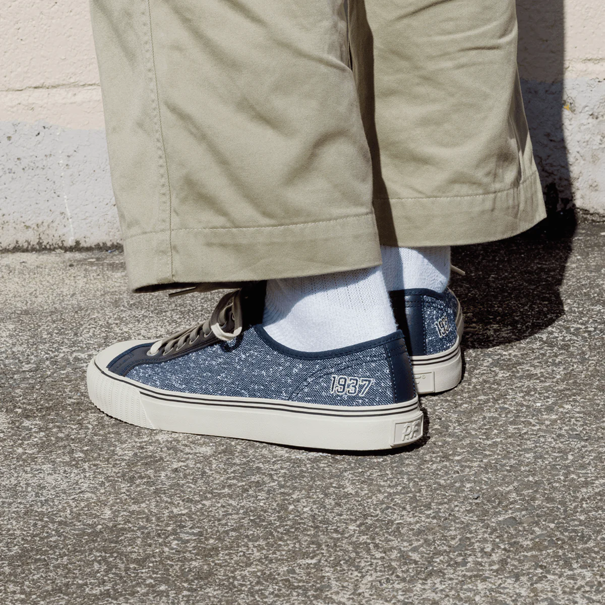 Center Low-Top Navy/Gray - Image 16