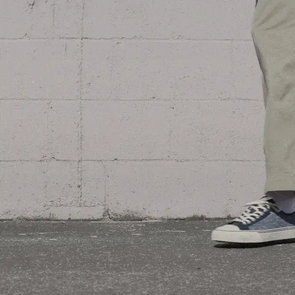 Center Low-Top Navy/Gray - Image 4