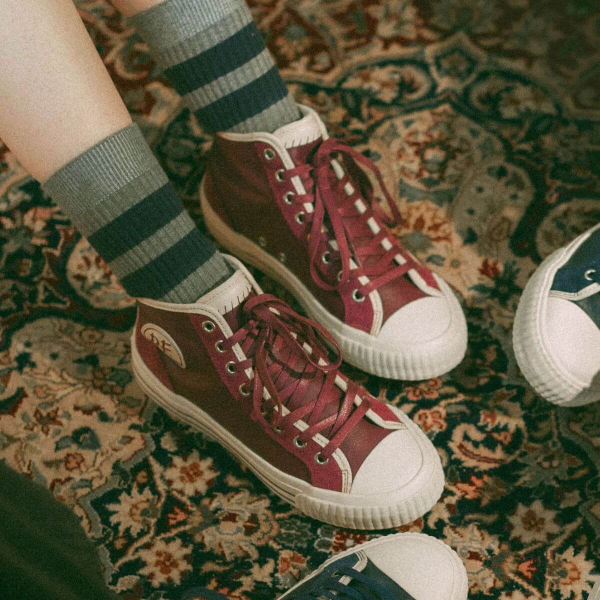 Center Vintage High-Top Burgundy/Antique White - Image 10