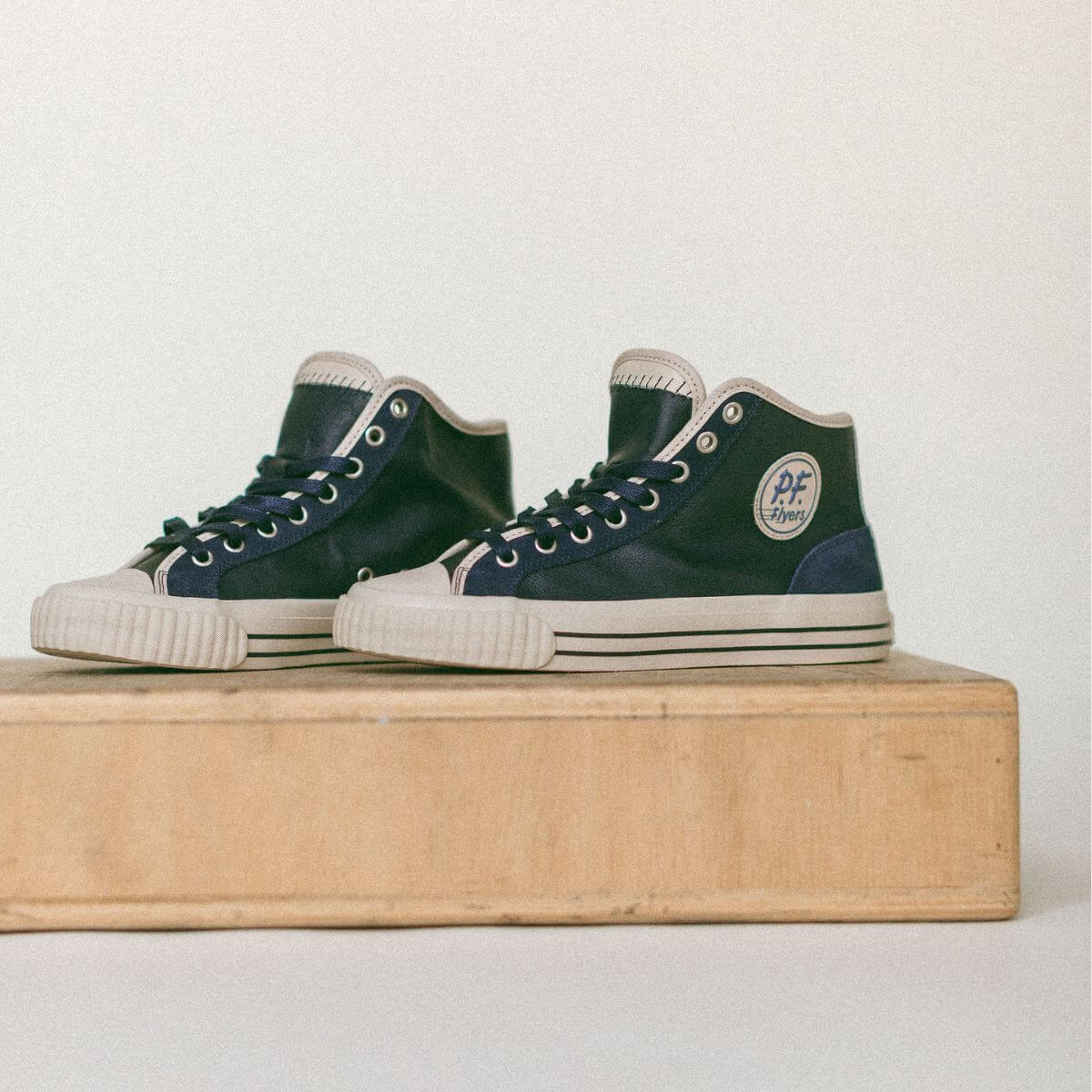 Center Vintage High-Top Navy/Antique White - Image 3