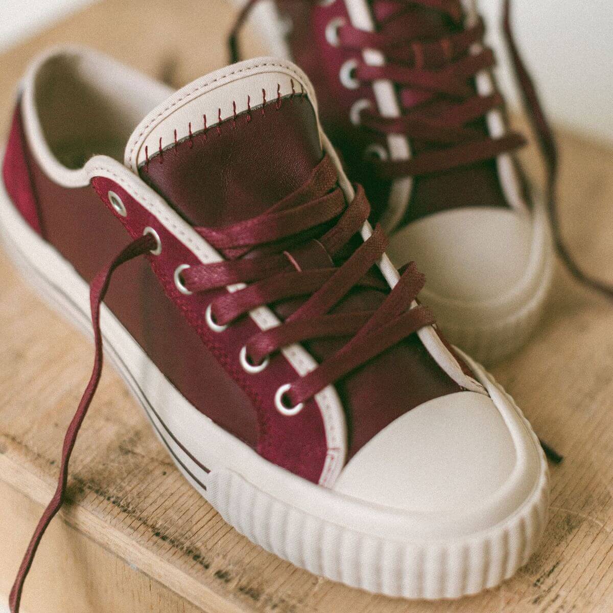 Center Vintage Low-Top Burgundy/Antique White - Image 10