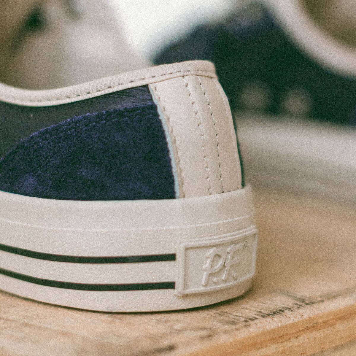 Center Vintage Low-Top Navy/Antique White - Image 10