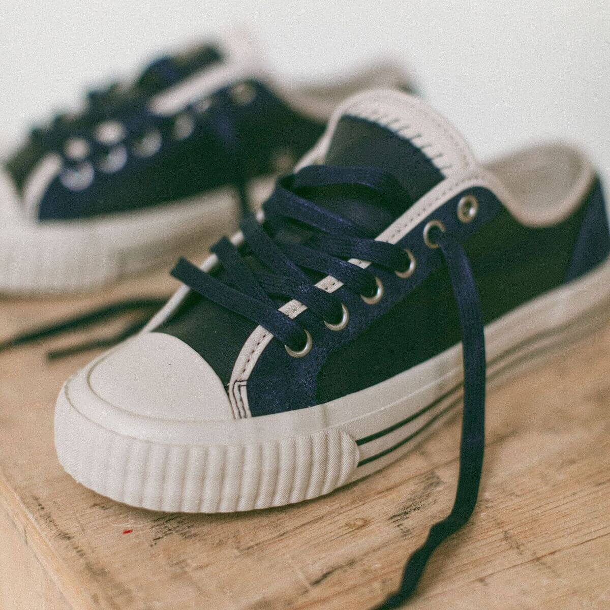 Center Vintage Low-Top Navy/Antique White - Image 16
