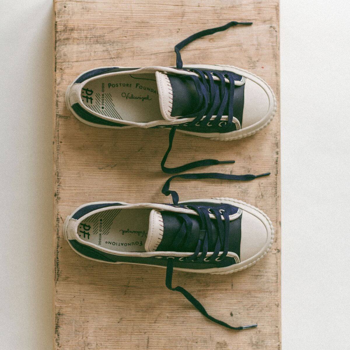 Center Vintage Low-Top Navy/Antique White - Image 9