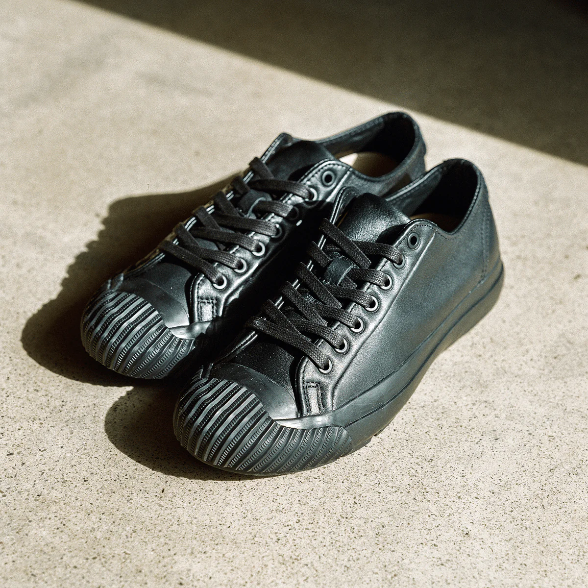 Grounder Luxe Low-Top Black/Black - Image 8